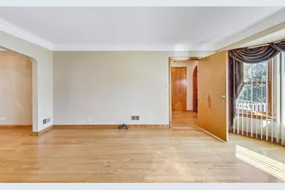 5644 N Meade Avenue #1, Chicago, IL 60646 - Photo 3