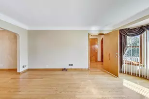 5644 N Meade Ave, Chicago, IL 60646 - Photo 3