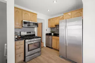 132 Hiawatha Dr, Clarendon Hills, IL 60514 - Photo 7
