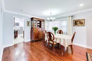 5136 W Lee St, Skokie, IL 60077 - Photo 9
