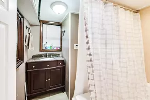 5136 W Lee St, Skokie, IL 60077 - Photo 27