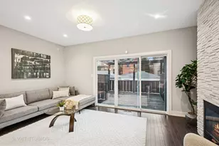 3125 S Giles Ave, Chicago, IL 60616 - Photo 11