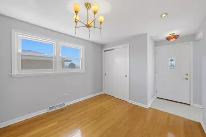 8215 Austin Avenue, Burbank, IL 60459 - Photo 7