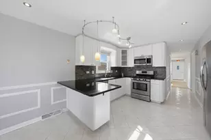 8215 Austin Ave, Burbank, IL 60459 - Photo 23