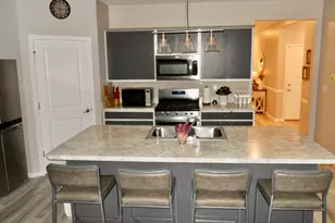 979 Crestview Ln, Pingree Grove, IL 60140 - Photo 5