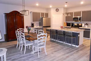 979 Crestview Ln, Pingree Grove, IL 60140 - Photo 3