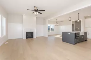 5012 Castlebar Dr, Bloomington, IL 61705 - Photo 13