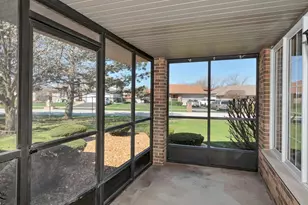 5014 W Circle Pl, Crestwood, IL 60418 - Photo 3