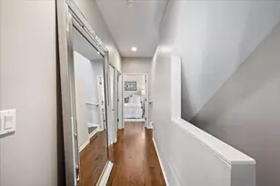 930 N Howe St, Chicago, IL 60610 - Photo 13