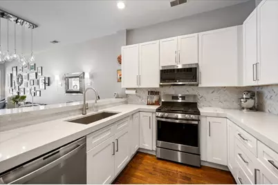 930 N Howe Street #930, Chicago, IL 60610 - Photo 11