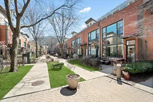 930 N Howe St, Chicago, IL 60610 - Photo 23