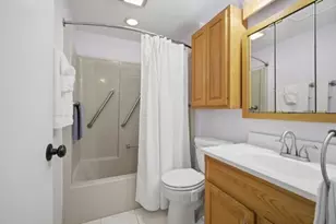 492 Weidner Rd, Buffalo Grove, IL 60089 - Photo 9