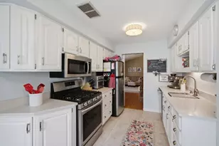 492 Weidner Rd, Buffalo Grove, IL 60089 - Photo 7