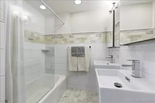 846 W Downer Pl, Aurora, IL 60506 - Photo 57
