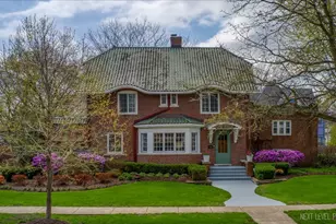 846 W Downer Pl, Aurora, IL 60506 - Photo 1