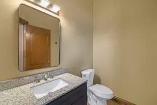 24092 W Old Oak Dr, Mundelein, IL 60060 - Photo 15