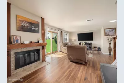 381 Thorncliffe Drive, Glendale Heights, IL 60139 - Photo 7