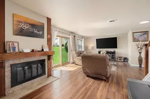 381 Thorncliffe Dr, Glendale Heights, IL 60139 - Photo 7