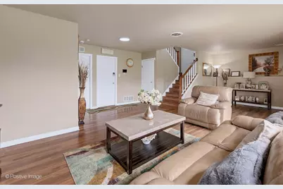 381 Thorncliffe Drive, Glendale Heights, IL 60139 - Photo 5