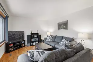 98 Cedar Dr, Crystal Lake, IL 60014 - Photo 9