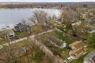 98 Cedar Dr, Crystal Lake, IL 60014 - Photo 3