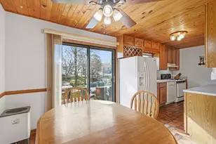 98 Cedar Dr, Crystal Lake, IL 60014 - Photo 15