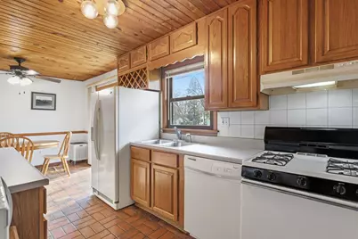 98 Cedar Drive, Crystal Lake, IL 60014 - Photo 11