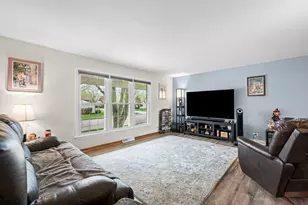 362 N Winston Dr, Palatine, IL 60074 - Photo 3
