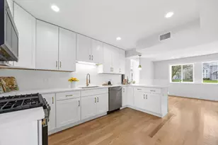 1N335 Purnell St, Carol Stream, IL 60188 - Photo 13