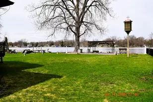 1022 River Terrace Dr, Johnsburg, IL 60051 - Photo 3