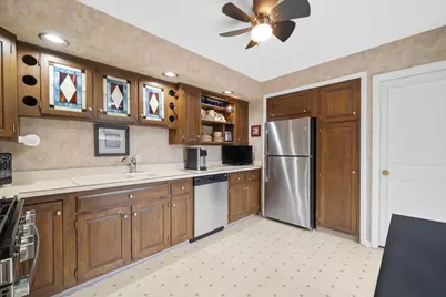 10 W Windsor Court, Sugar Grove, IL 60554 - Photo 15