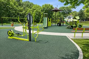 10 W Windsor Ct, Sugar Grove, IL 60554 - Photo 37