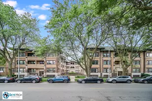 945 E Hyde Park Blvd, Chicago, IL 60615 - Photo 3
