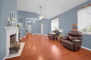 1053 Canary Ave, Yorkville, IL 60560 - Photo 7