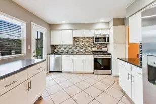 1061 E Sayles Dr, Palatine, IL 60074 - Photo 7
