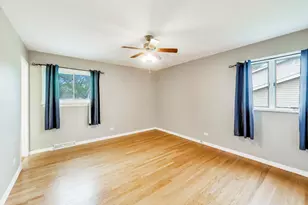 1061 E Sayles Dr, Palatine, IL 60074 - Photo 9