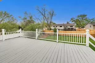 1061 E Sayles Dr, Palatine, IL 60074 - Photo 23