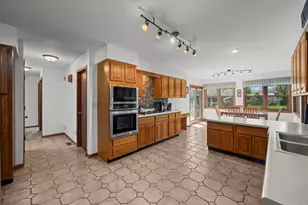 59 Sylvan Ct, Elk Grove Village, IL 60007 - Photo 15
