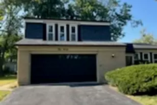 160 Camelot Way, Bolingbrook, IL 60440 - Photo 1