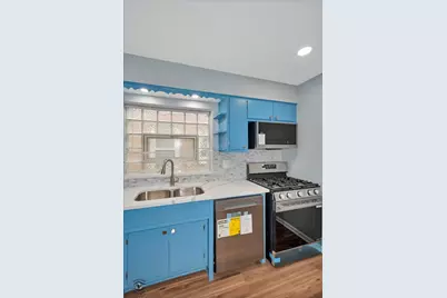 3904 W 58th Place, Chicago, IL 60629 - Photo 9