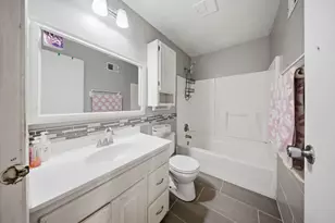 1240 Foxcroft Dr, Aurora, IL 60506 - Photo 19