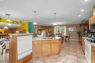 1050 Buckeye Ln, Decatur, IL 62521 - Photo 9