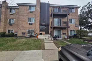 841 W College Blvd, Addison, IL 60101 - Photo 1