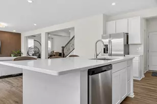 395 S Pointe Ave, South Elgin, IL 60177 - Photo 5