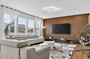 395 S Pointe Ave, South Elgin, IL 60177 - Photo 3