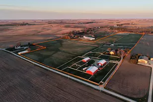 17207 Chase Rd, Dekalb, IL 60115 - Photo 9