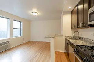 1504 N Dearborn Pkwy, Chicago, IL 60610 - Photo 3