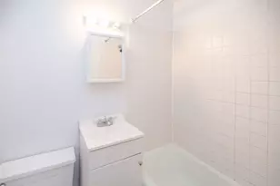 1504 N Dearborn Pkwy, Chicago, IL 60610 - Photo 5