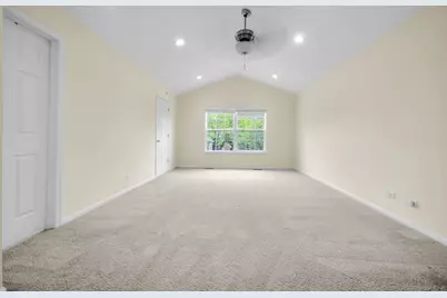 1028 Orchard Pond Court, Lake Zurich, IL 60047 - Photo 19