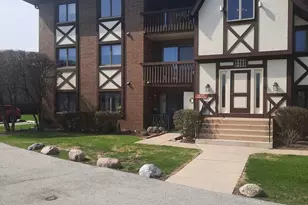 10541 Palos Pl, Palos Hills, IL 60465 - Photo 1